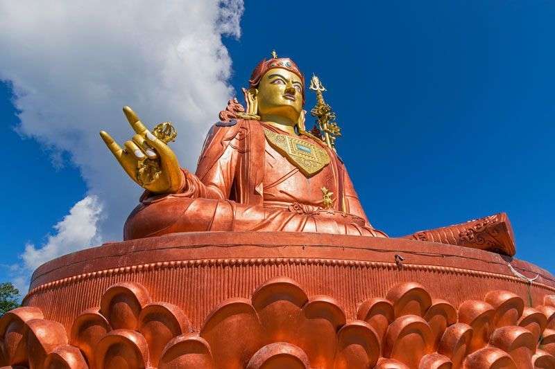 standbeeld van Guru Padamasambhava<br>